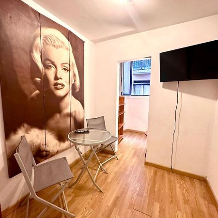 Private Rooms In City Center Барселона Экстерьер фото