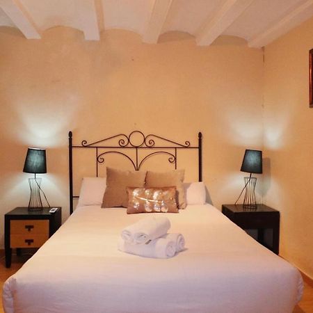 Private Rooms In City Center Барселона Экстерьер фото